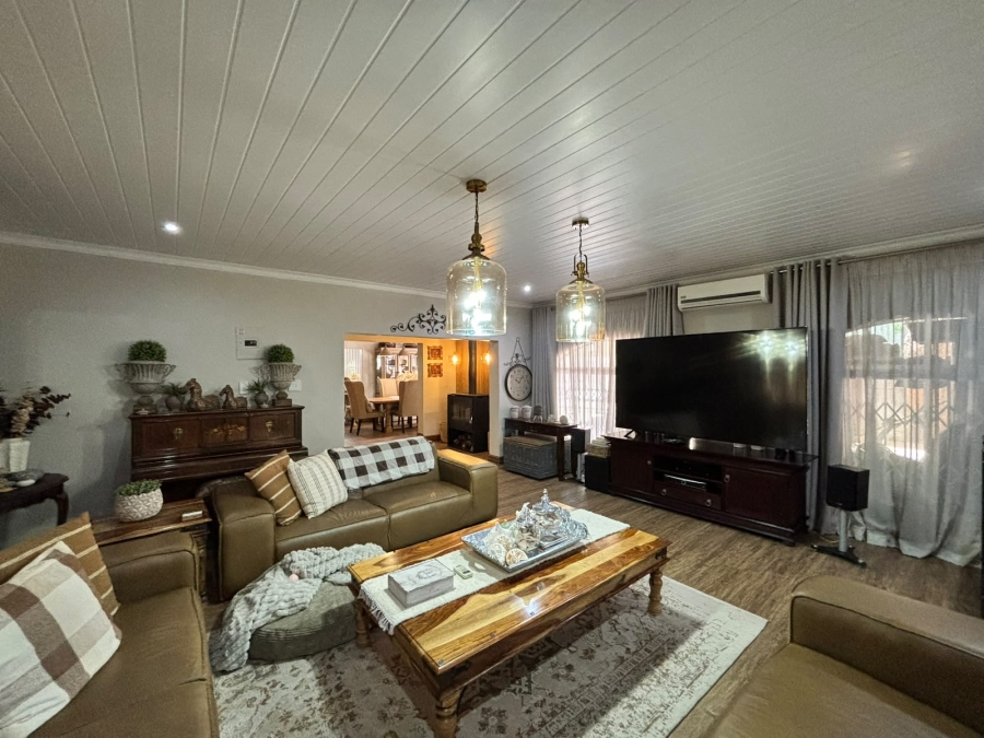 4 Bedroom Property for Sale in Grimbeeck Park North West